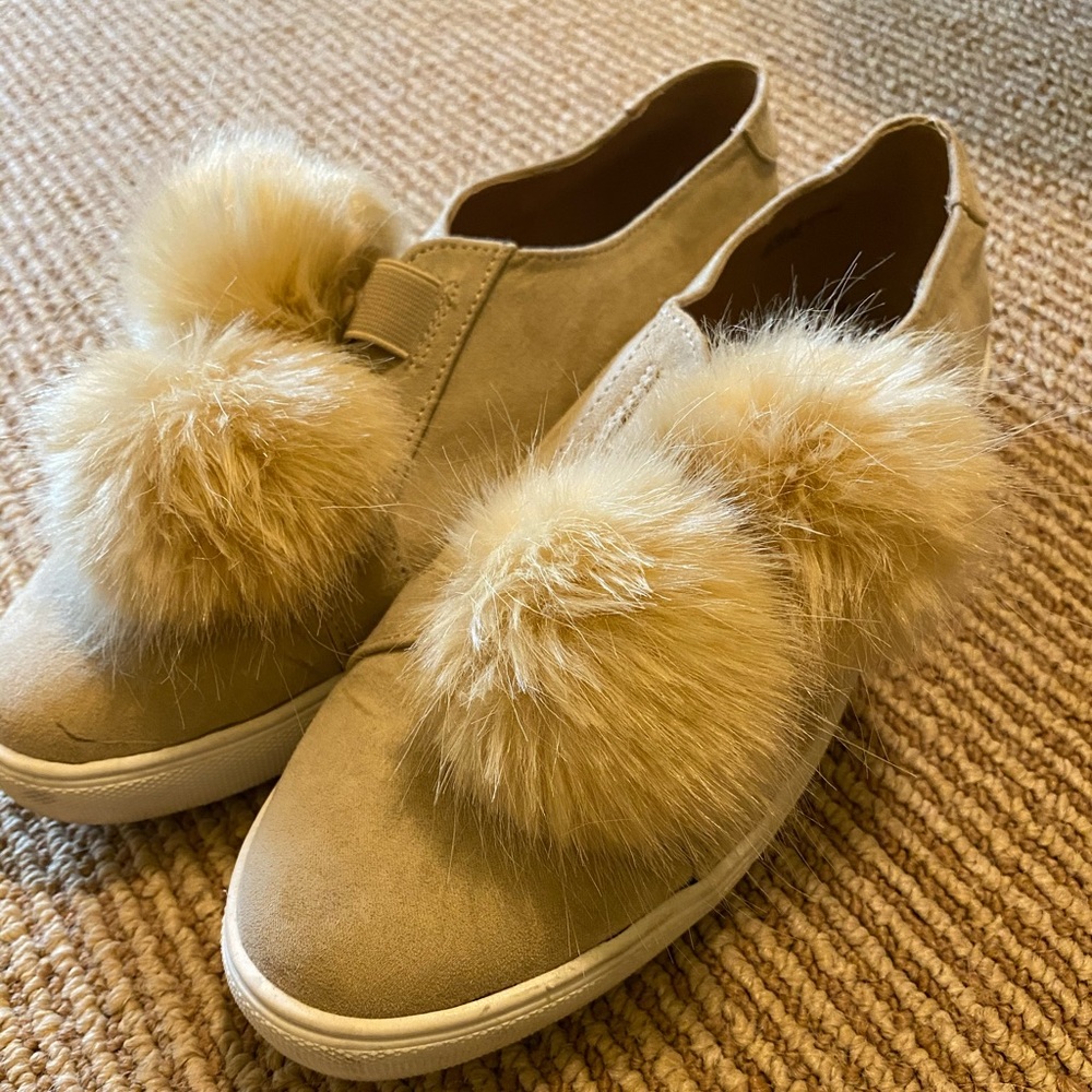Pom Slip Ons
